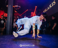 Zach-He-footwork-smilin