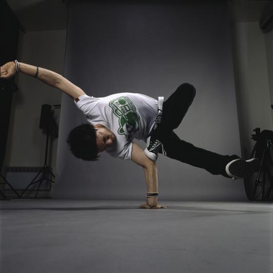 https://www.breakdancingninja.com/images/Professional_Breakdancers/fullsize/Freeze_fs.jpg